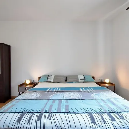 Apartment Spacious Centre With 3 Bedrooms *