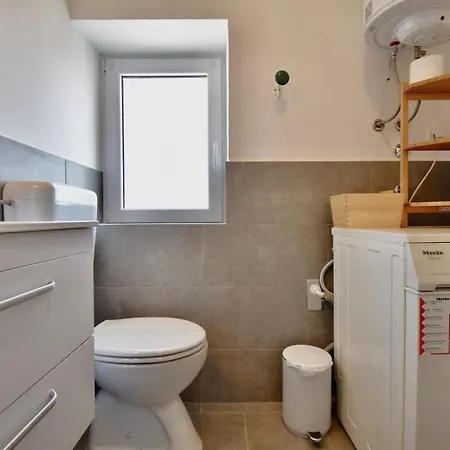 Spacious Centre With 3 Bedrooms * Pula