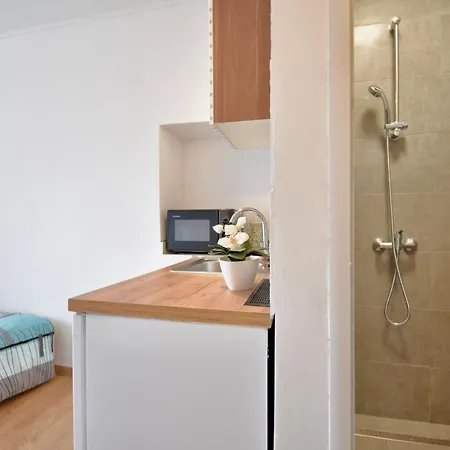 Spacious Centre With 3 Bedrooms Apartment