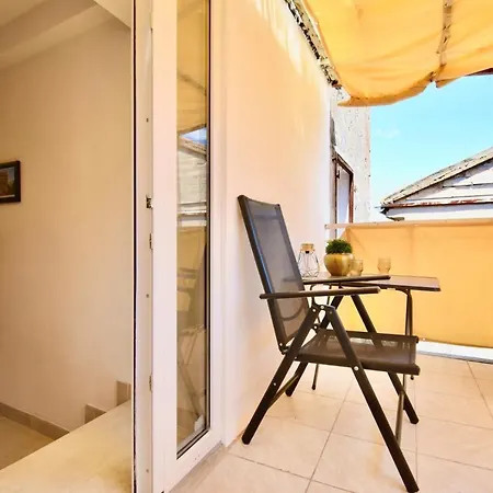 Spacious Centre With 3 Bedrooms