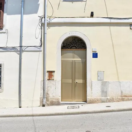 Spacious Centre With 3 Bedrooms * Pula