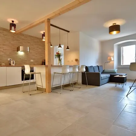 شقة Spacious Centre With 3 Bedrooms