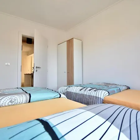 Spacious Centre With 3 Bedrooms شقة